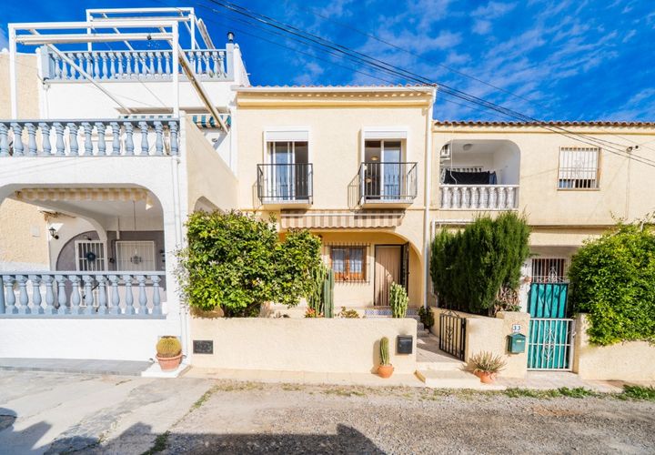Rækkehus i La Marina, Alicante, La Marina - € 99.950 | Ref: W6140VA - foto 1